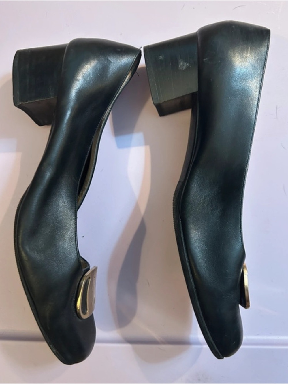 Vintage Salvatore Ferragamo Leather Block Heel Pumps Gold Logo Buckle old money - Picture 9 of 11
